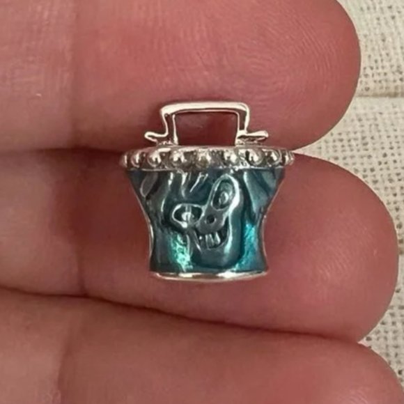 Disney Parks Pandora Charm - Haunted Mansion - Hatbox Ghost - Picture 1 of 9